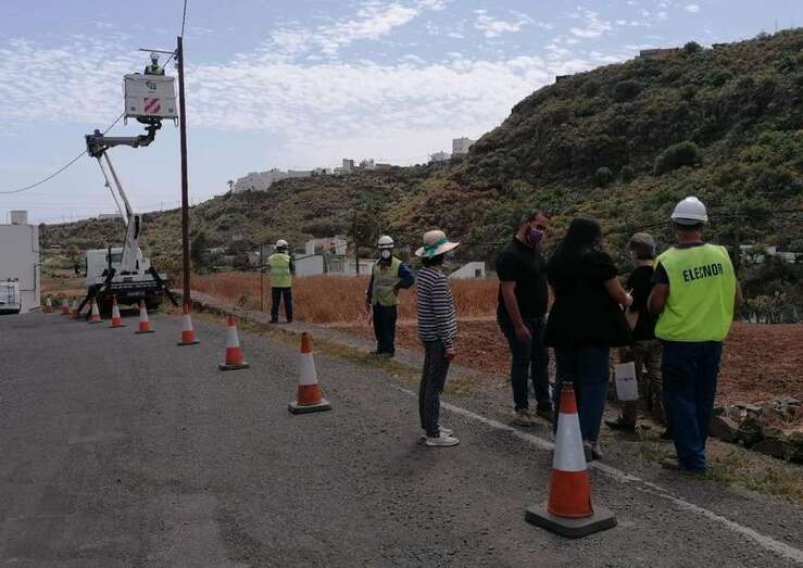 Obras de renovación del alumbrado público de Arenales/TA.